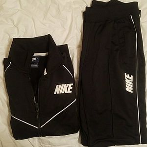 Nike sweatpants set